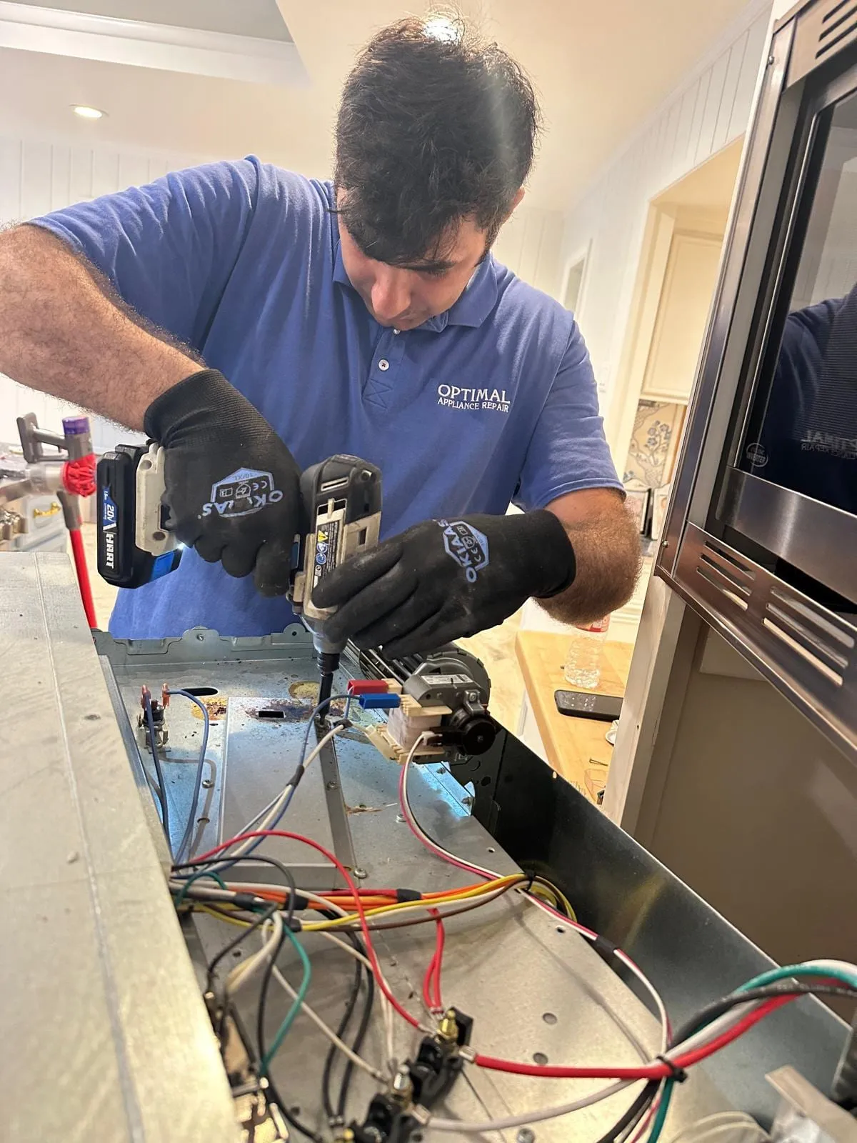 Wall oven electronics repair, by an Optimal Appliance technician
