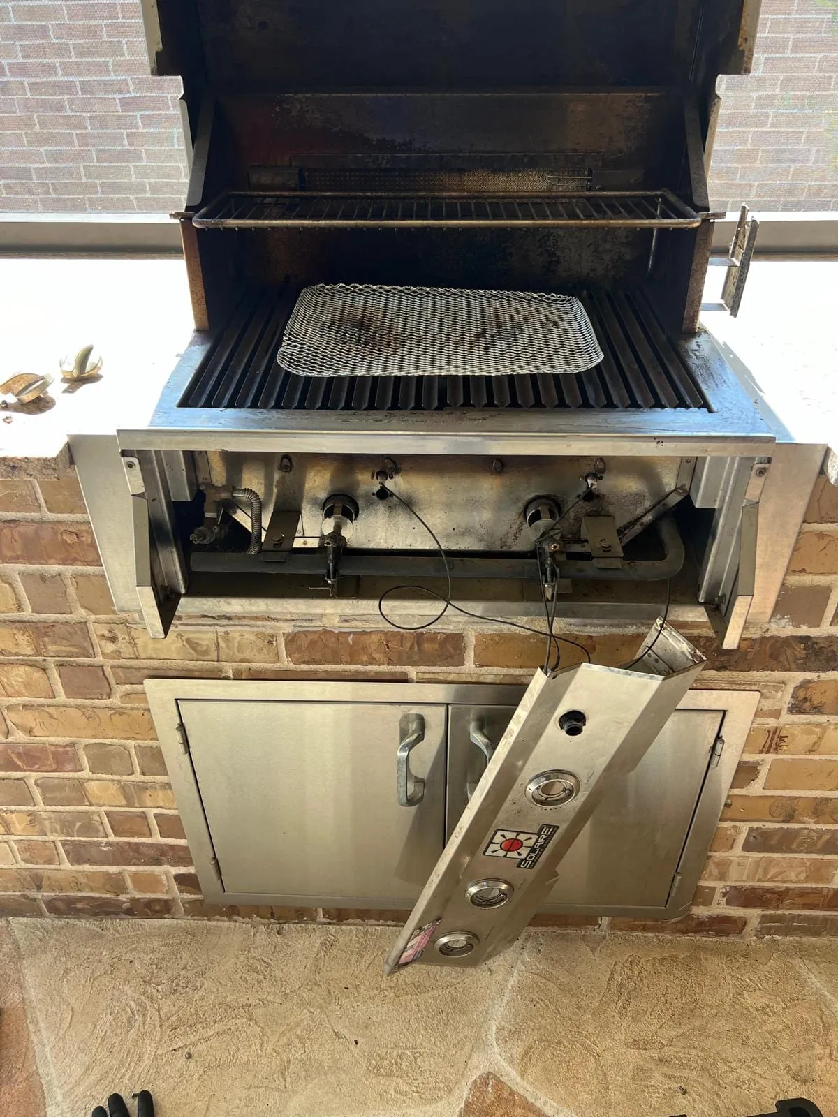 Outdoor grill repair, by an Optimal Appliance technician